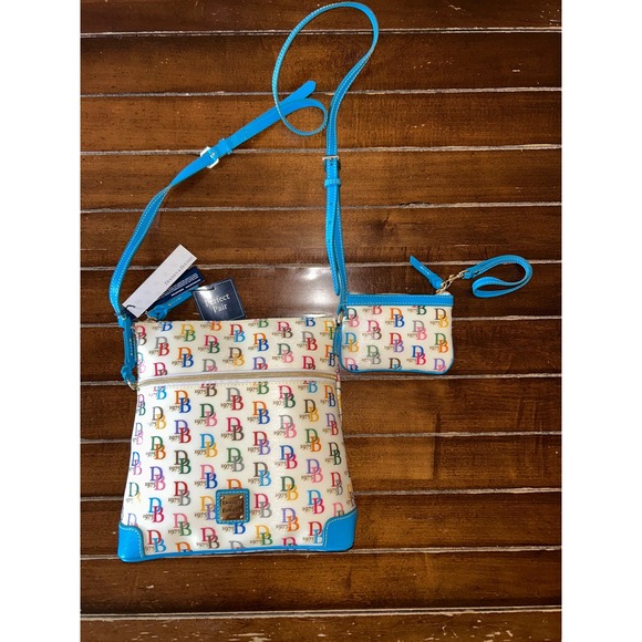NWT Dooney & Bourke 1975 Logo Crossbody Bag & Coin Purse Set Blue Trim Novelty - Picture 1 of 7